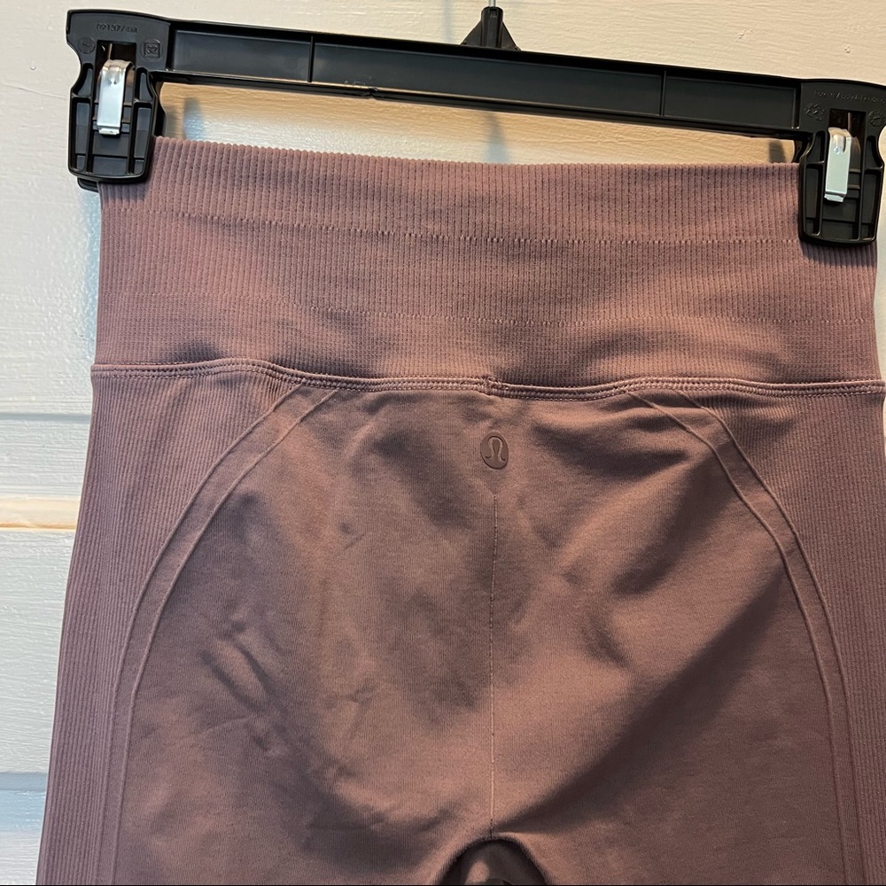 Lululemon Ribbed leggings in Plum - Picture 9 of 16